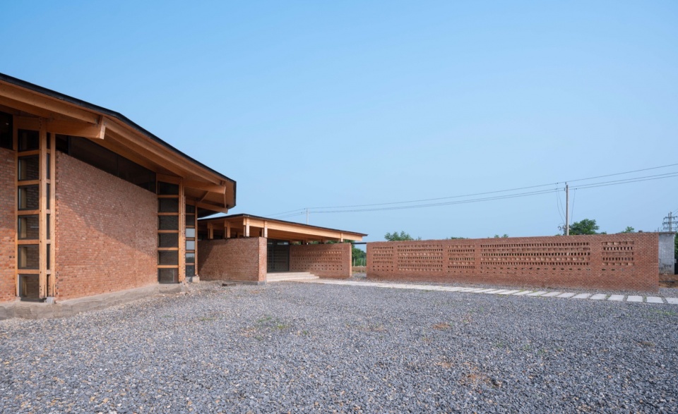室外入口区 © 金伟琦 prepared rehmannia root crafts exhibition hall by luo studio