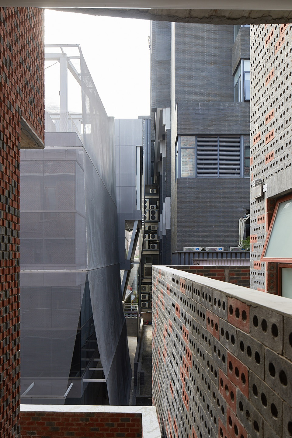 缝隙空间 In between space ©梅可嘉 MEI Kejia