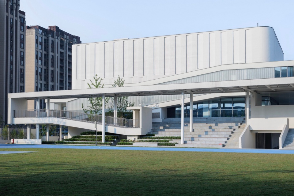 大关小学祥符校区 实景照 田径场看台 ©刘国威