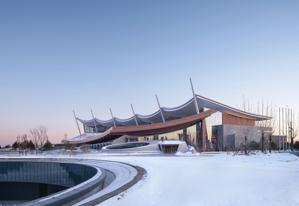 主入口方向整体外观 the grand canal museum of beijing by china architecture design and research group and arep