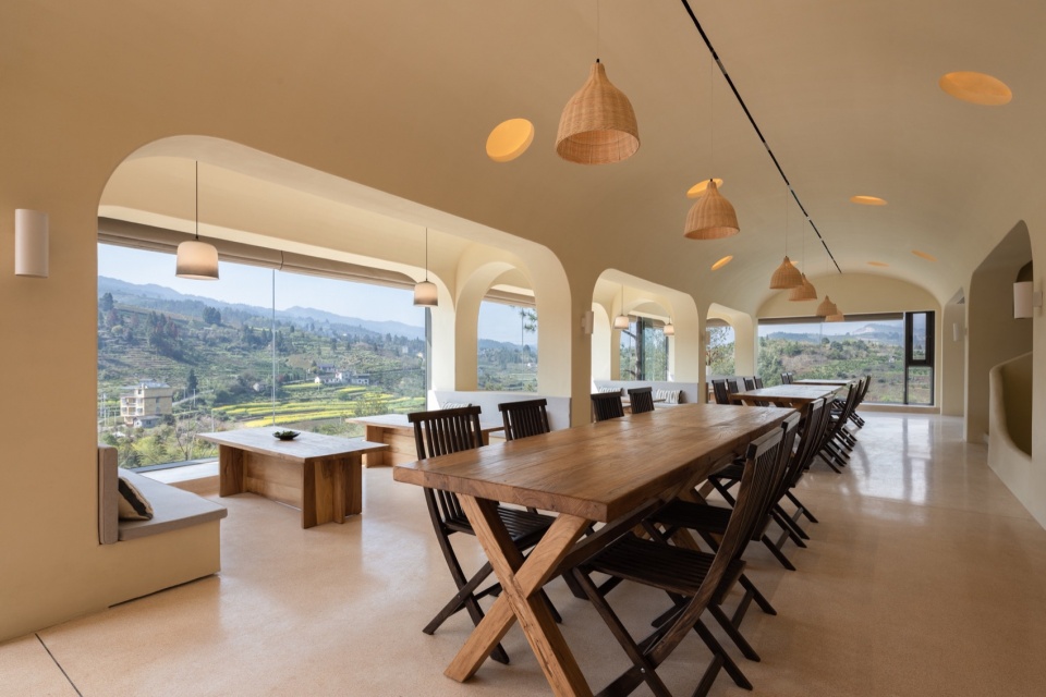 .保持外立面的通透性,室内外空间共融Maintaining Exterior Transparency for Indoor Outdoor Integration