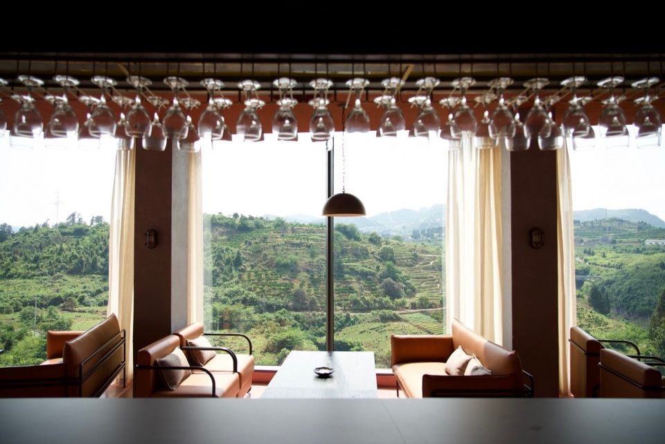 .吧台景观视野Bar Counter with Scenic Views