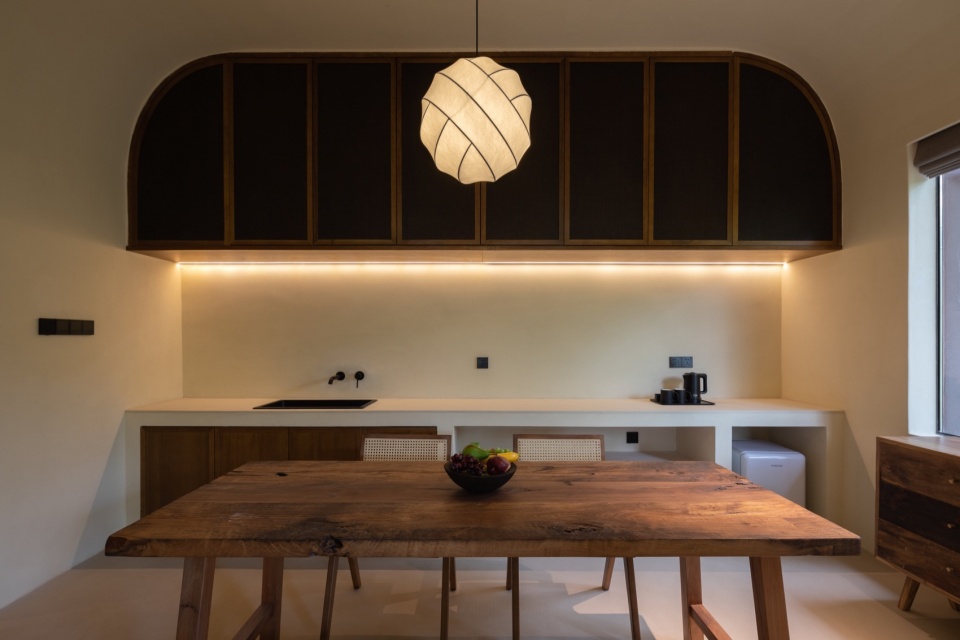 .大套房餐厨区域Dining and Kitchen Area in Master Suite