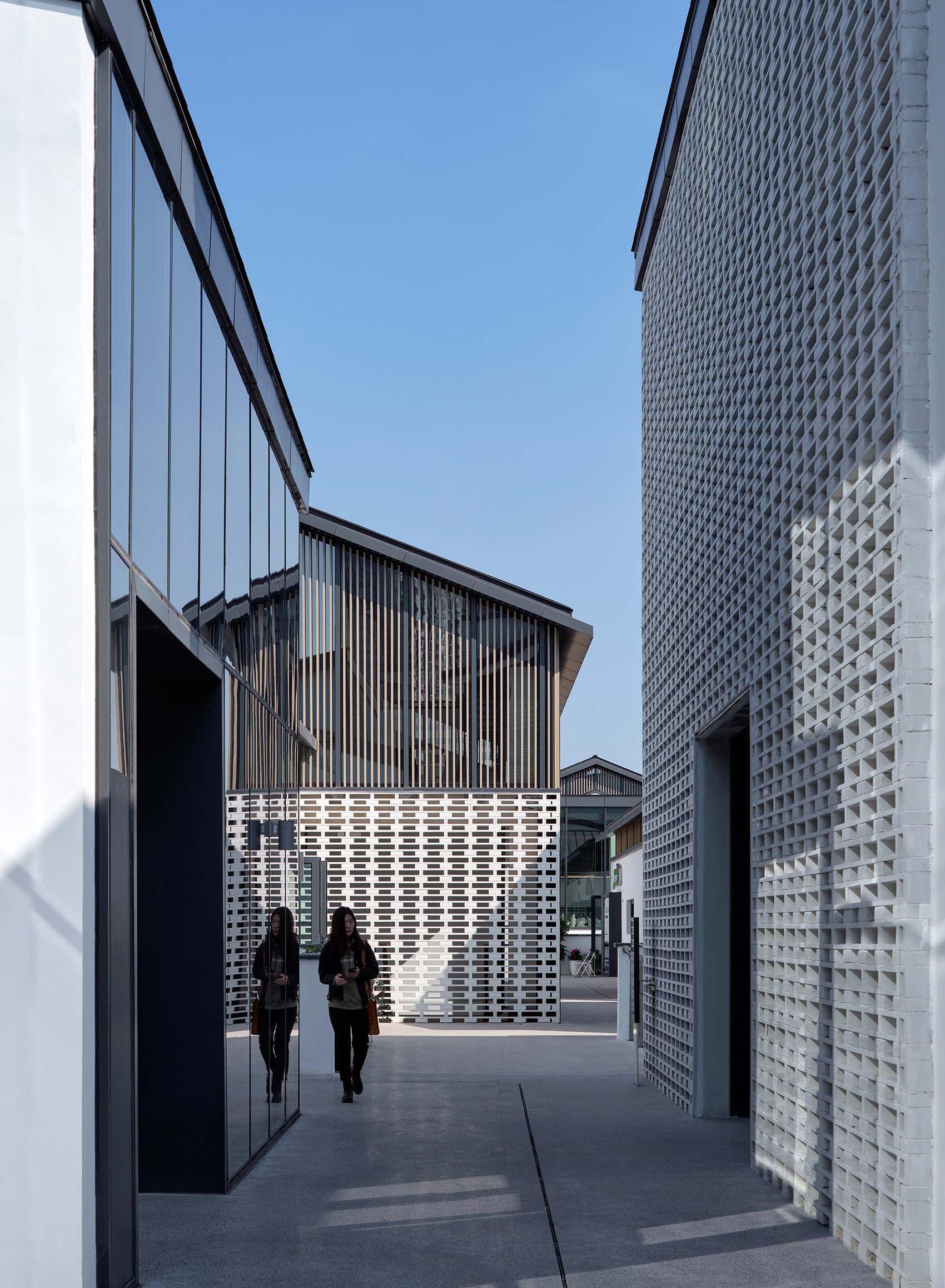 Changzhou Qingguo Lane Historical and Cultural District Weaving and ...