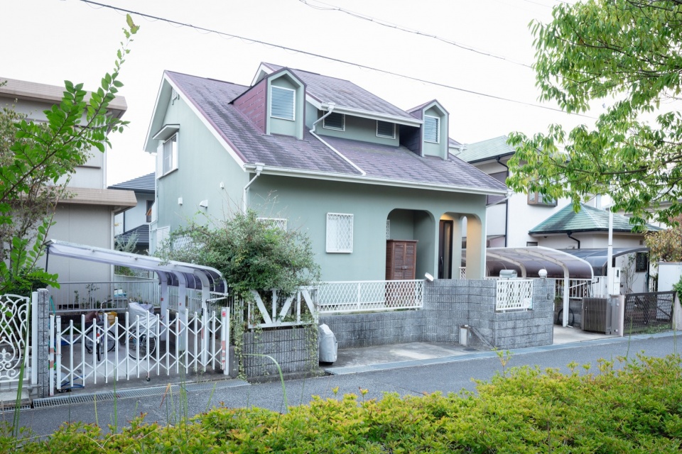 Seishin Chuo House by Yusuke Yoshino Architects