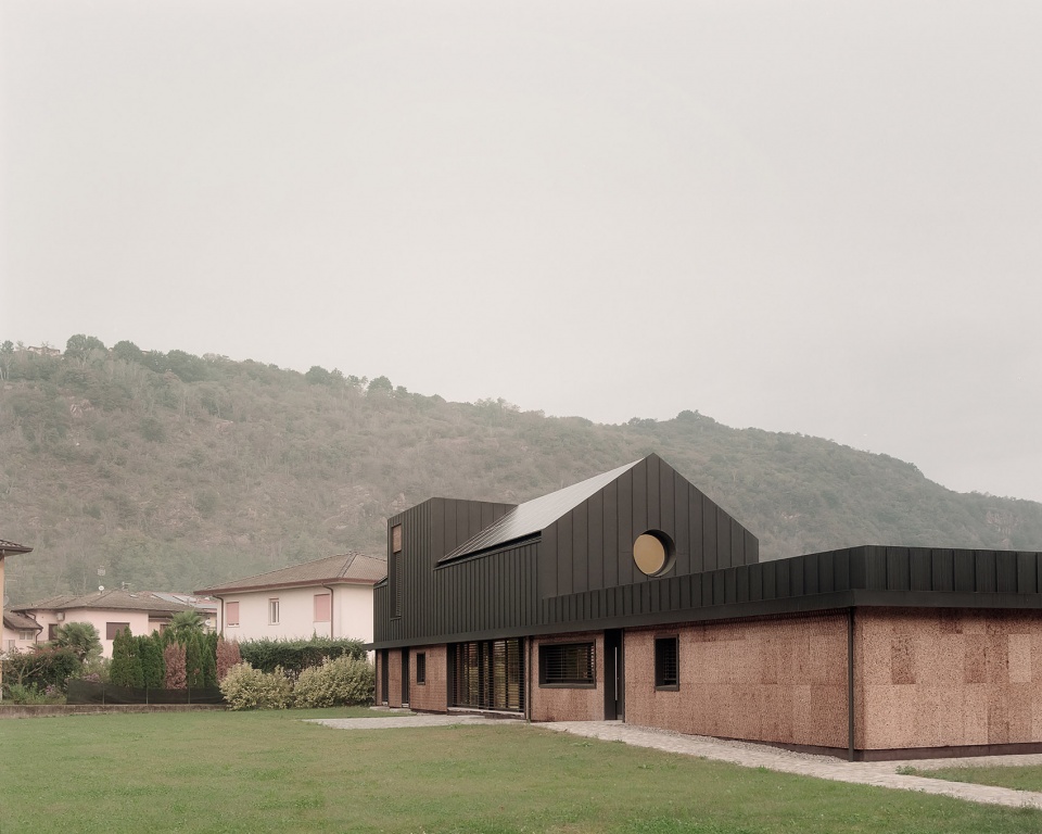 casa 9 border house by lca architetti