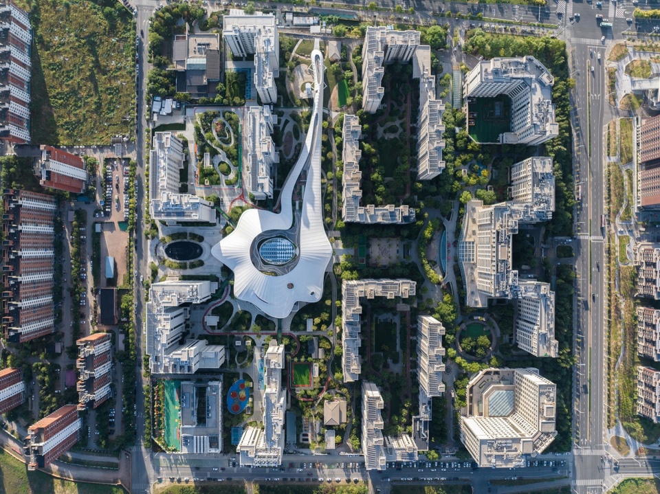 Landscape Design for Beijing Yan Garden Phase III Taikang Flagship Retirement Community by HOPE DESIGN