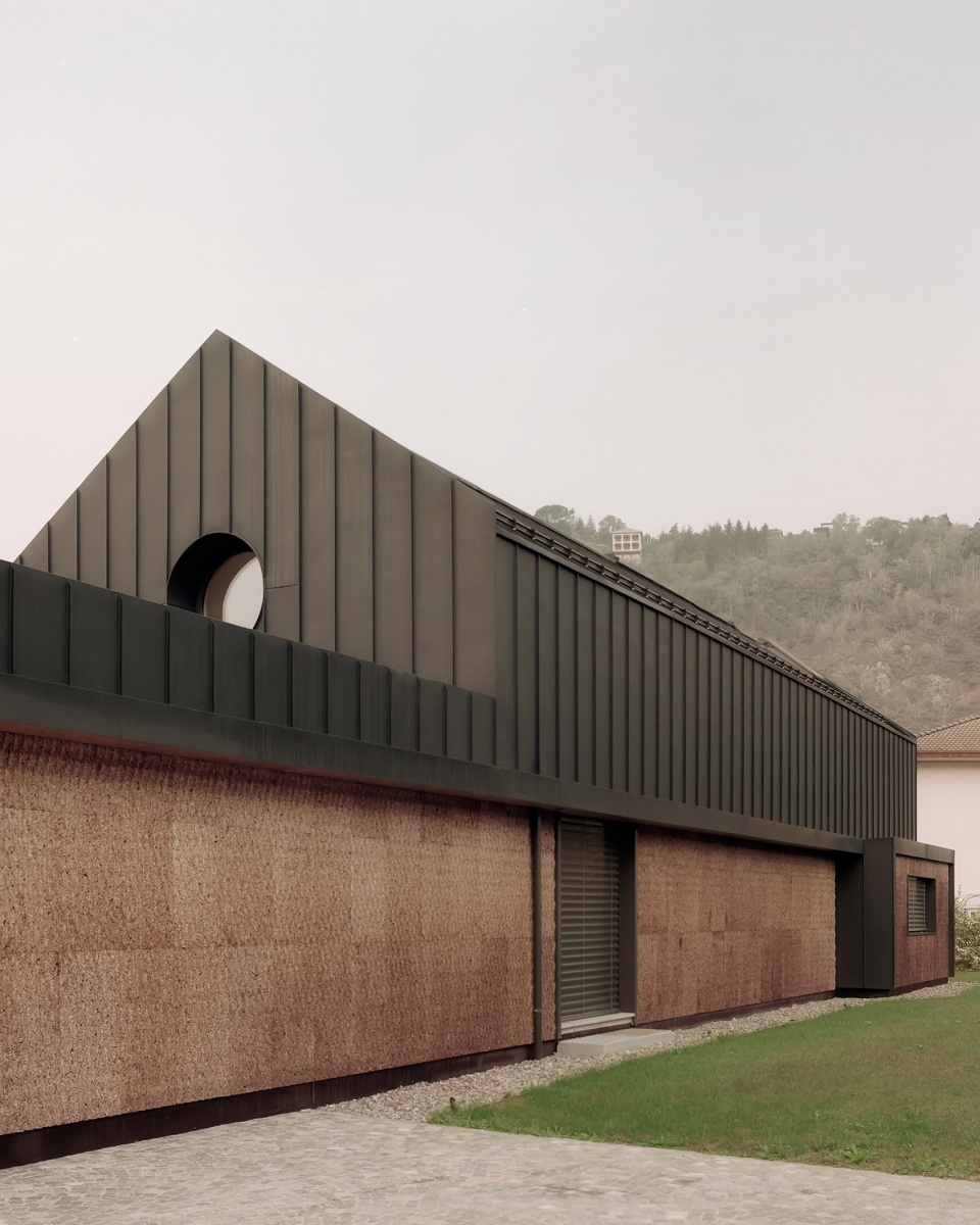casa 9 border house by lca architetti