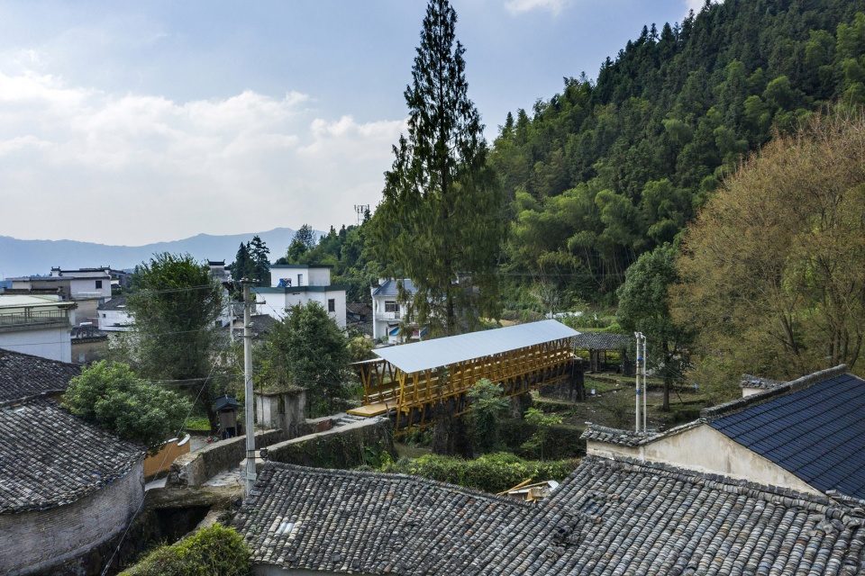 fw jithe covered bridge on aqueduct by iara