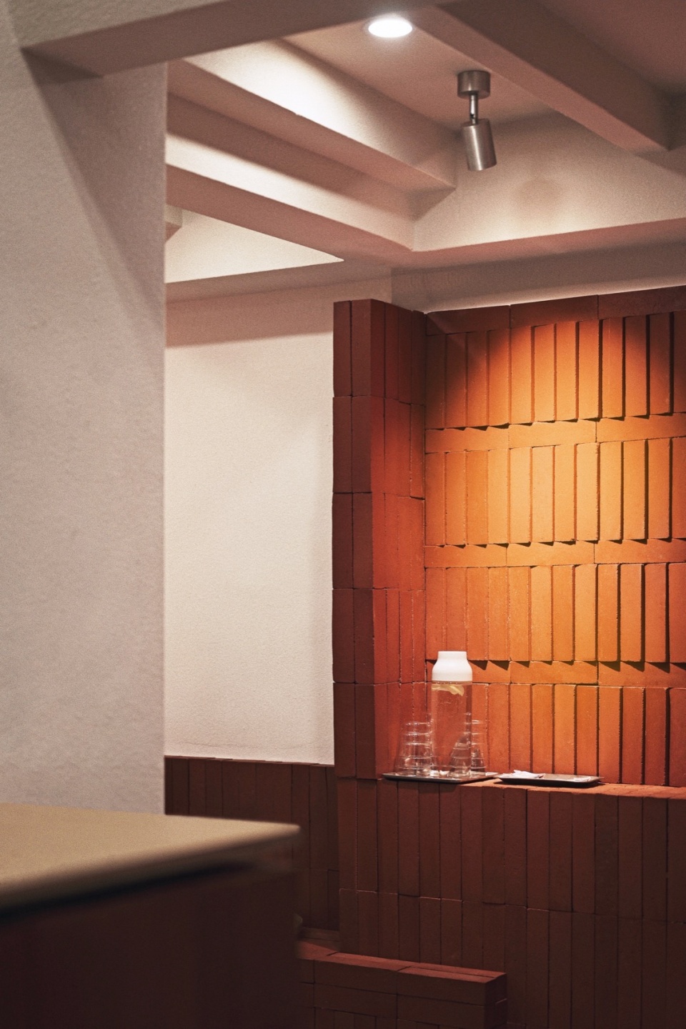 aloha cafe by atelier in