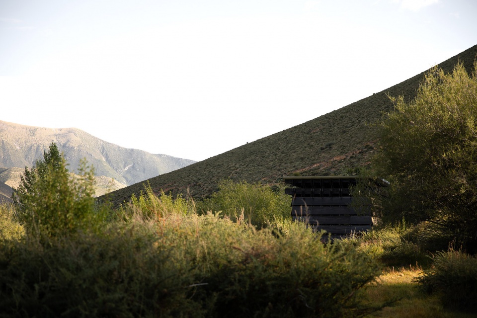 shannan beehive observation cabin by omno