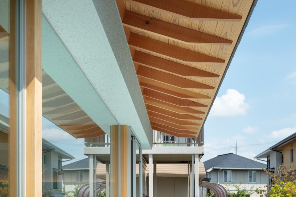Seishin Chuo House by Yusuke Yoshino Architects