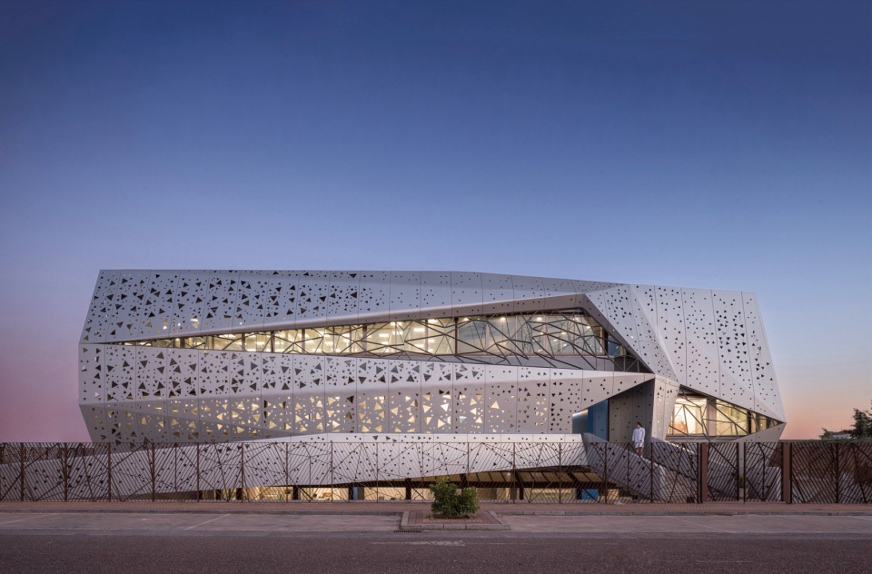 chemical microbiological laboratory by penelas architects