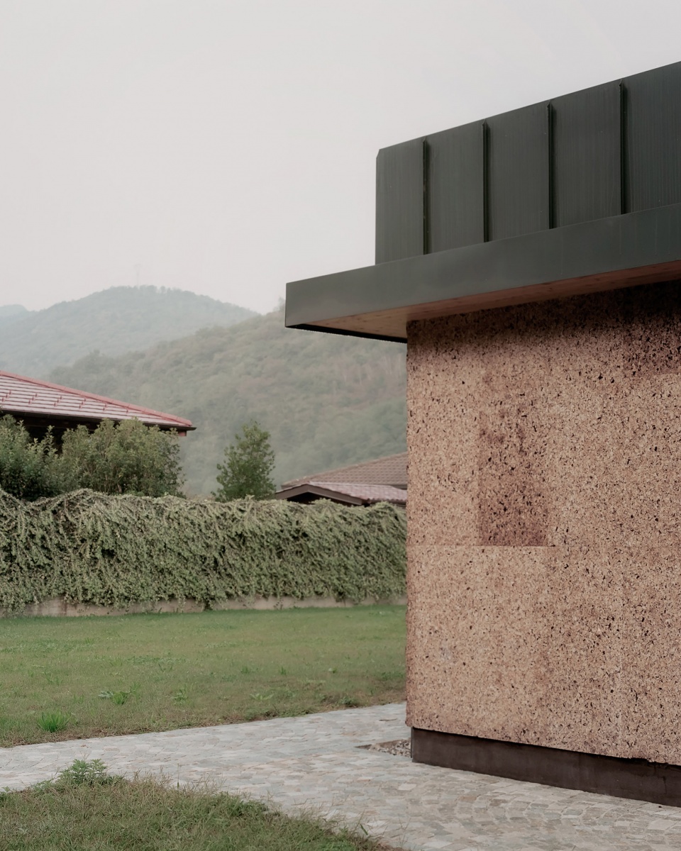 casa 9 border house by lca architetti