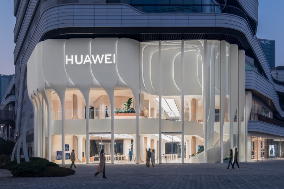 new flagship store for huawei in shanghai by unstudio