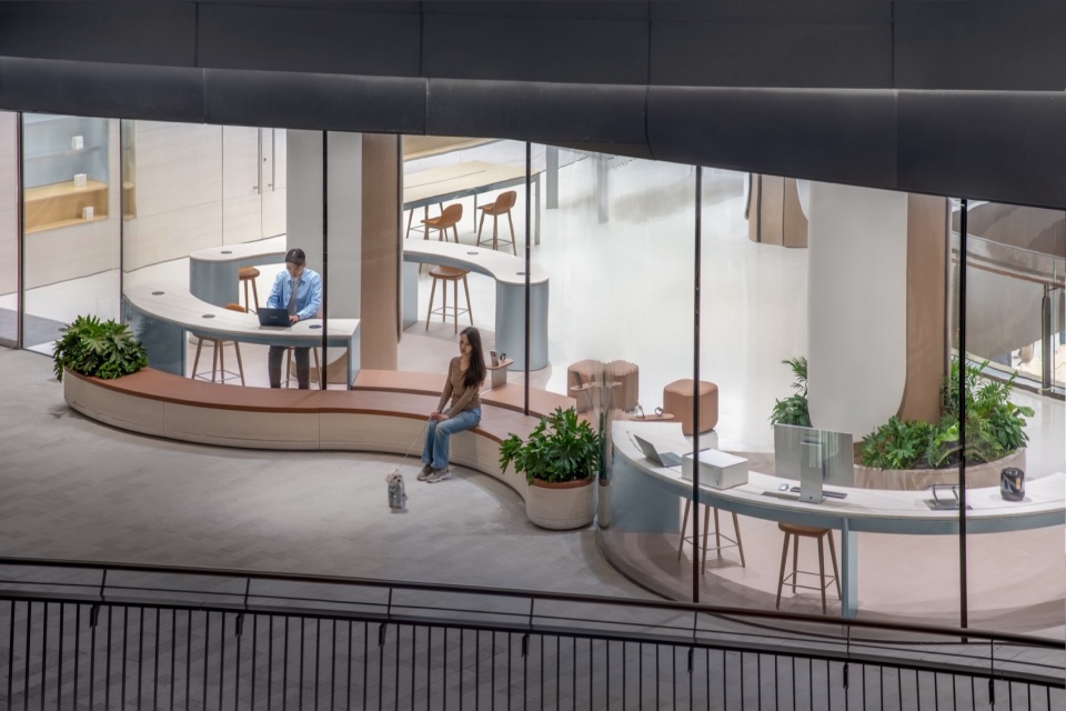 new flagship store for huawei in shanghai by unstudio