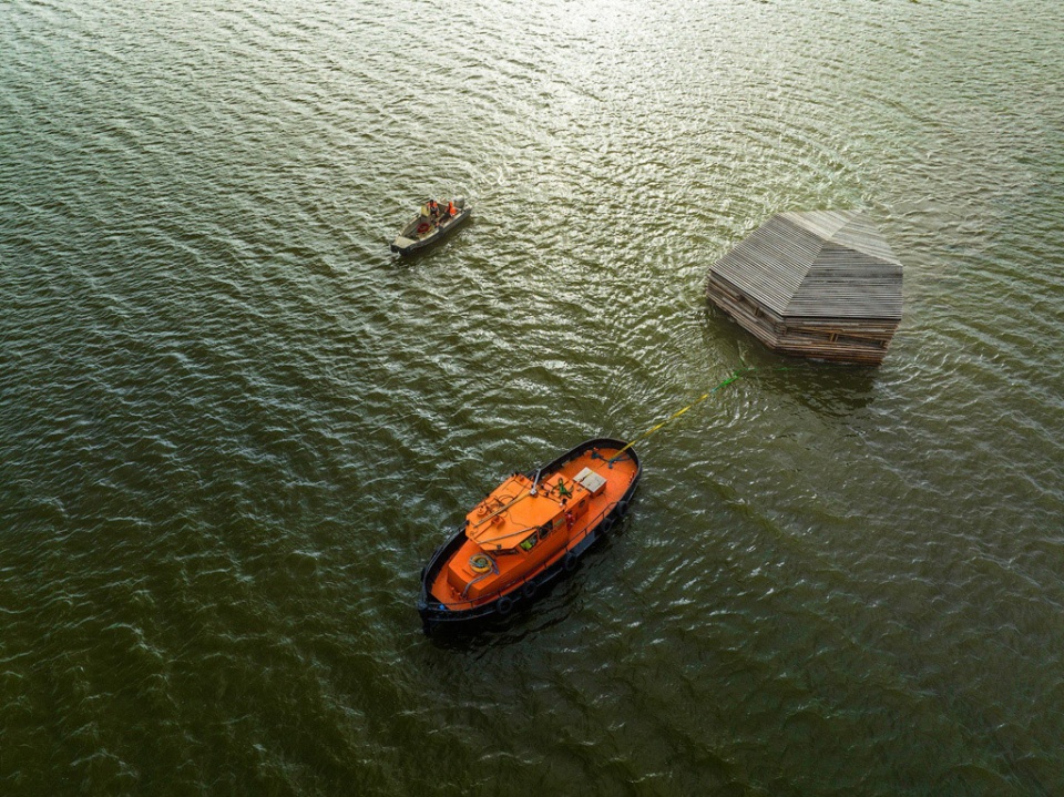 piilokoju floating birdwatching hideout by studio puisto architects