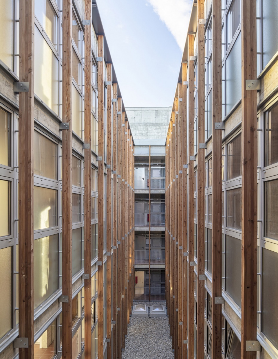social housing 1737 by harquitectes