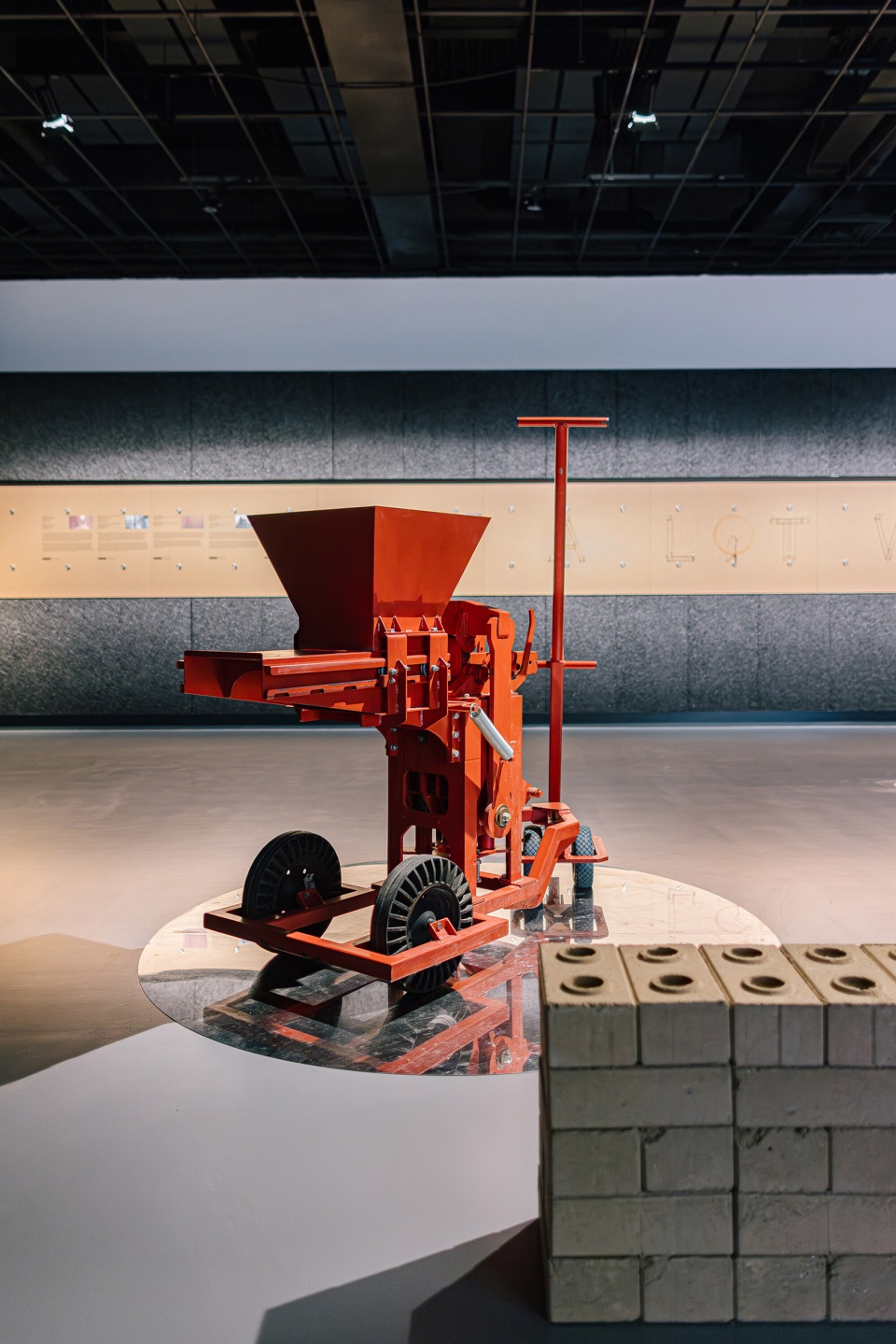 a lot with little exhibition by noemi blager