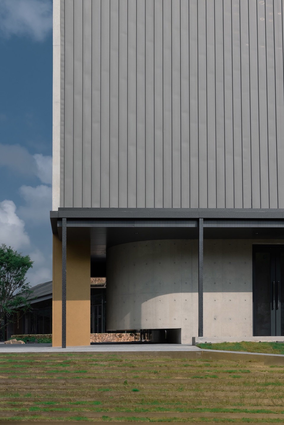 The Big Barn Town Center of Yu Niao Liu Su by Atelier Deshaus