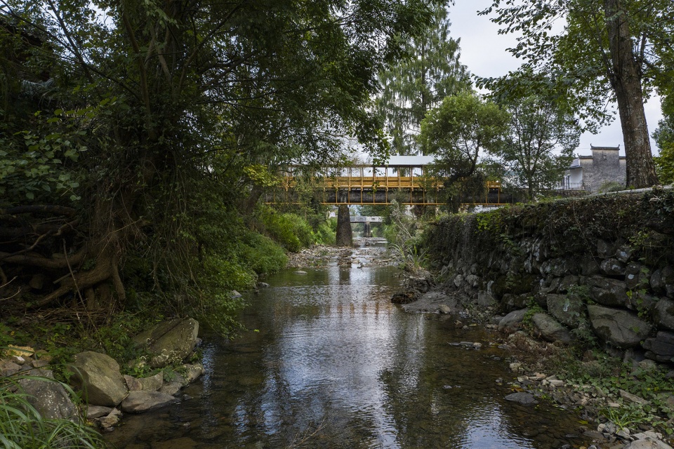 fw jithe covered bridge on aqueduct by iara