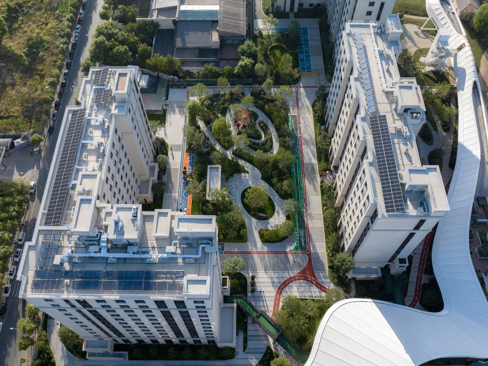 Landscape Design for Beijing Yan Garden Phase III Taikang Flagship Retirement Community by HOPE DESIGN