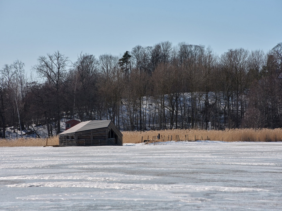 piilokoju floating birdwatching hideout by studio puisto architects