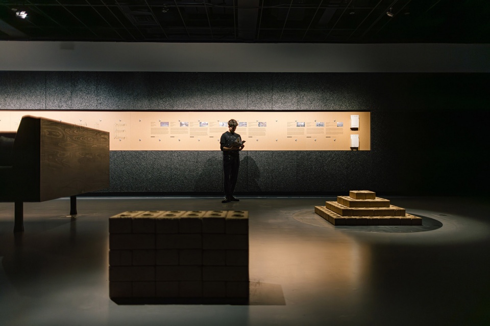 a lot with little exhibition by noemi blager