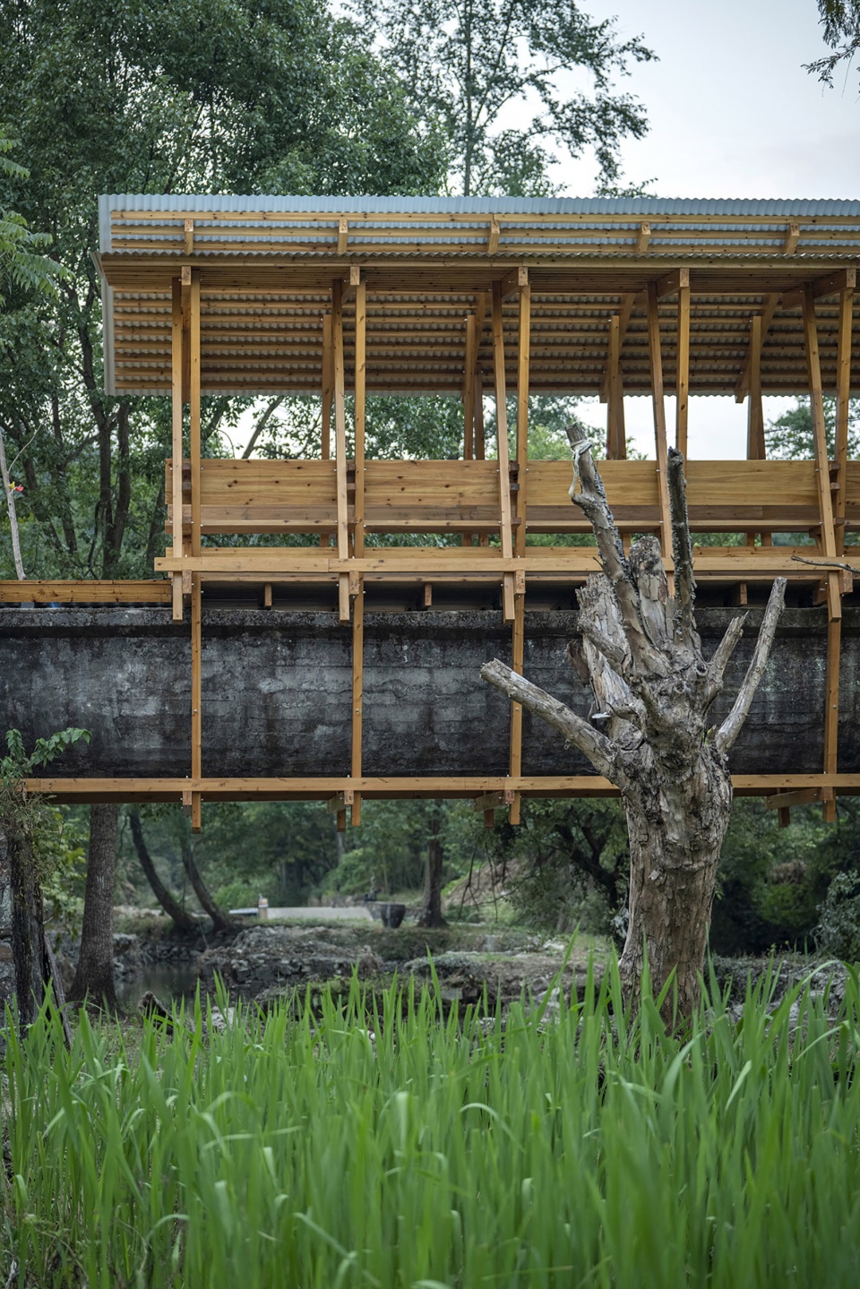 fw jithe covered bridge on aqueduct by iara
