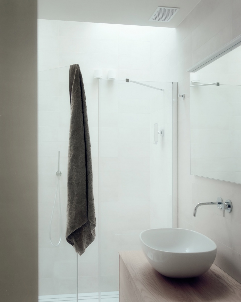 casa 9 border house by lca architetti