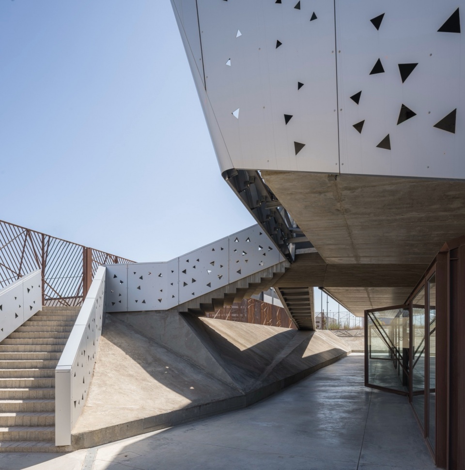 chemical microbiological laboratory by penelas architects