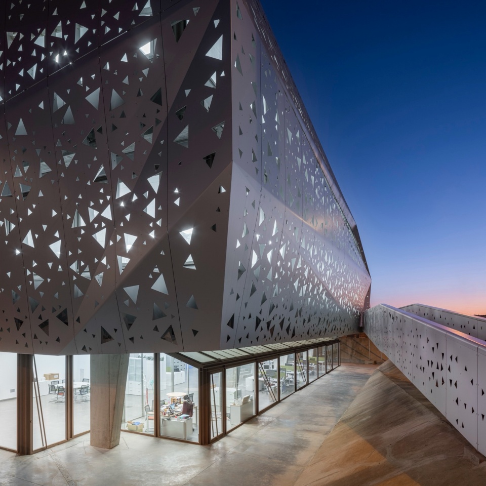 chemical microbiological laboratory by penelas architects