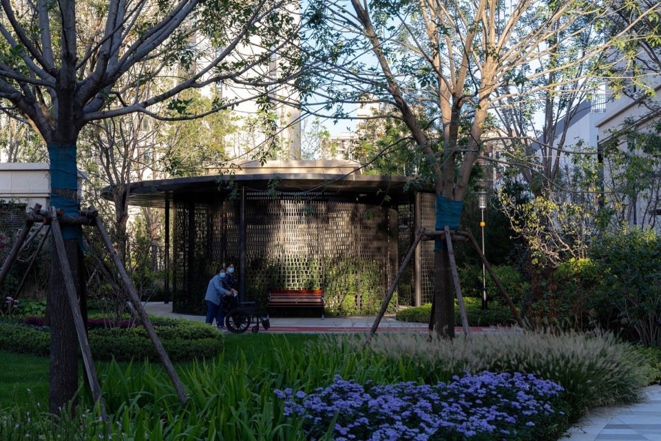 Landscape Design for Beijing Yan Garden Phase III Taikang Flagship Retirement Community by HOPE DESIGN