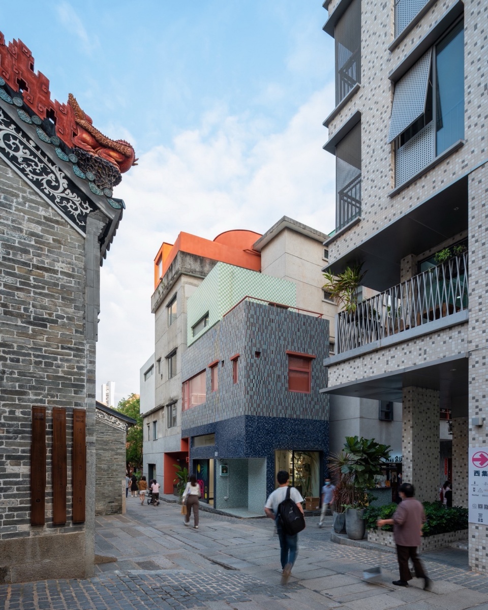 Nantou Hybrid Building China by URBANUS