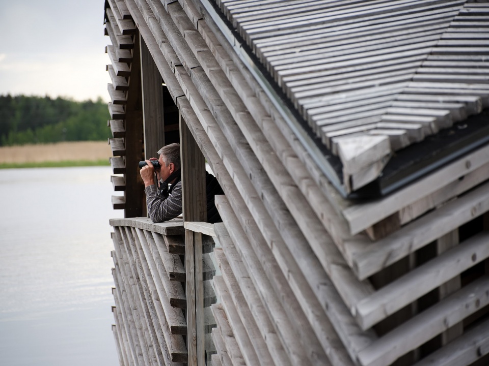 piilokoju floating birdwatching hideout by studio puisto architects