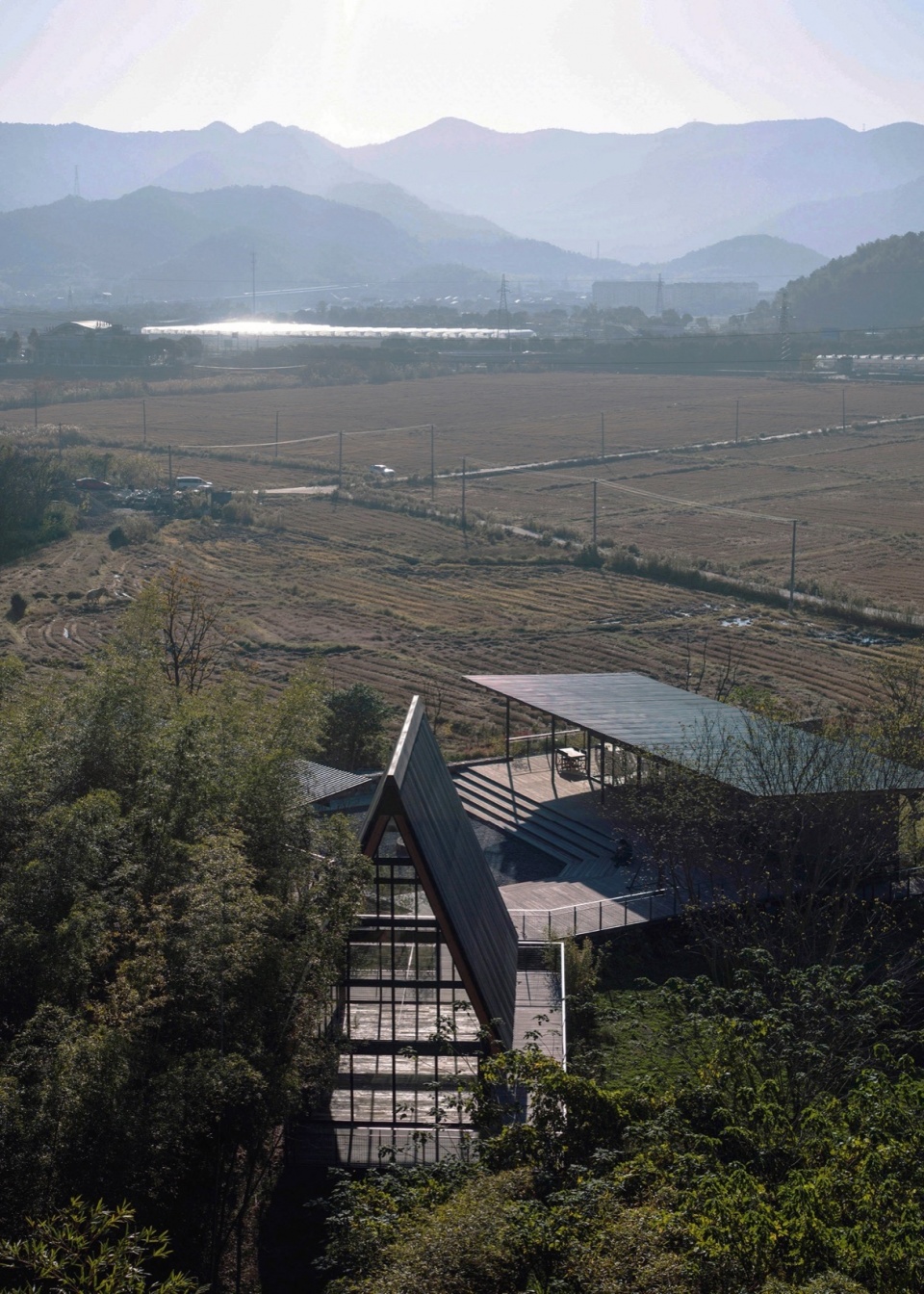 掩映在竹林中的帐篷营地酒店 建言建筑