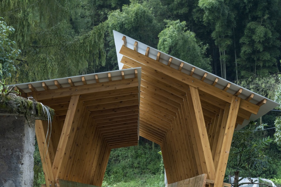 fw jithe covered bridge on aqueduct by iara