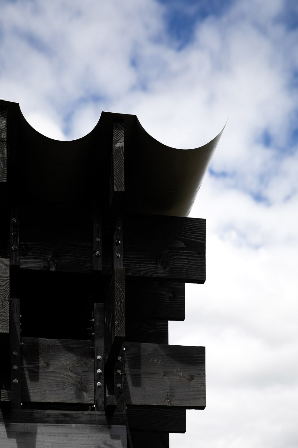 shannan beehive observation cabin by omno