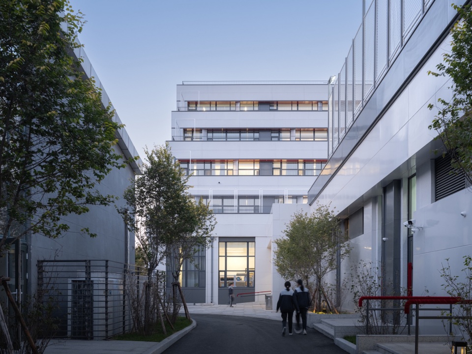 changchun livon senior high school complex by bpd