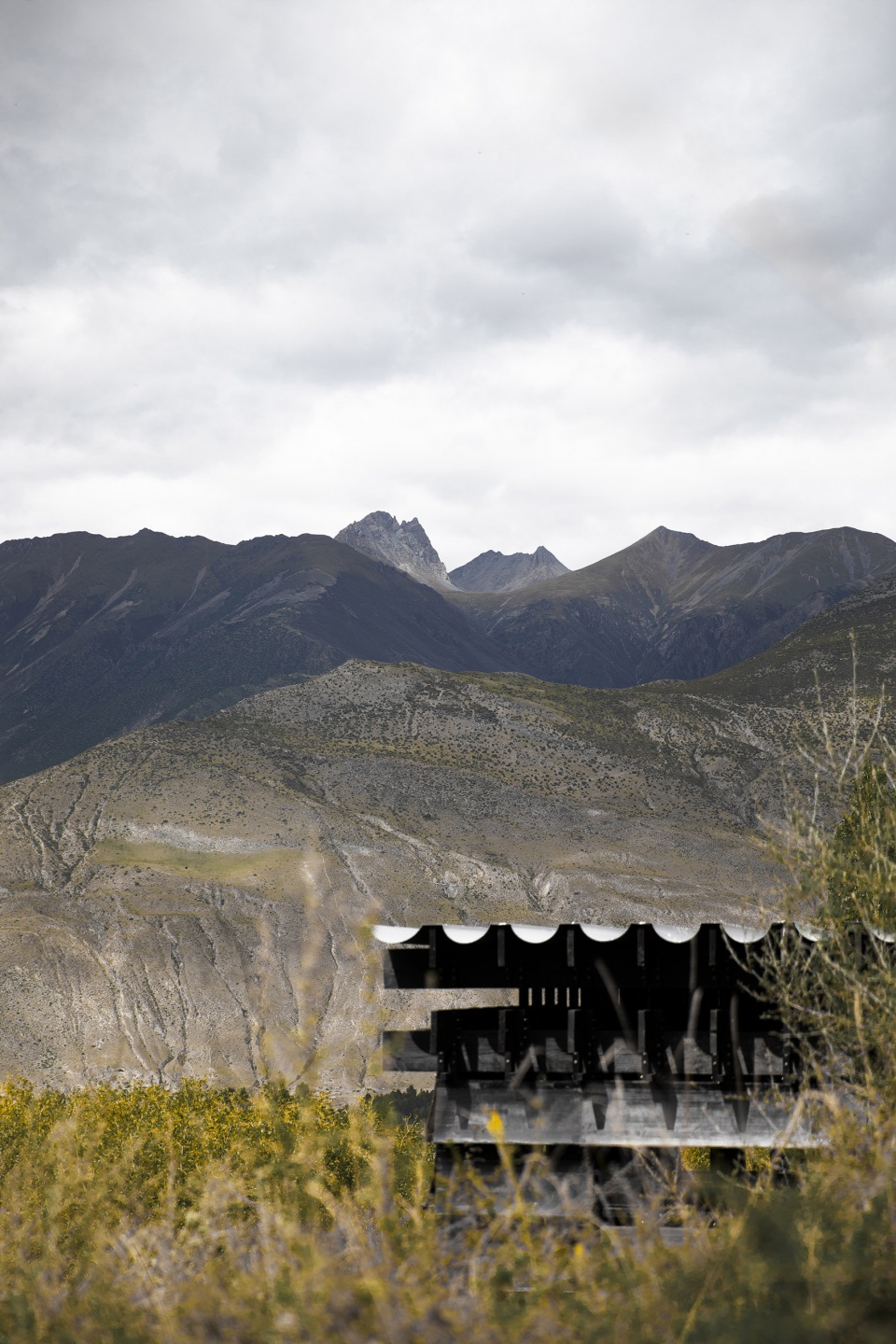 shannan beehive observation cabin by omno