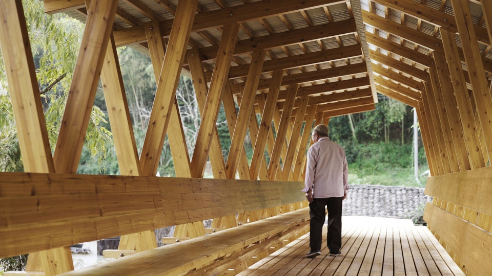 fw jithe covered bridge on aqueduct by iara