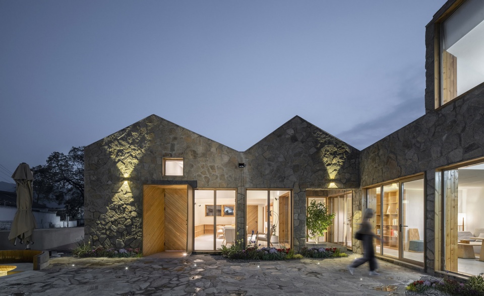 Folding Roof Courtyard China by MAT Office