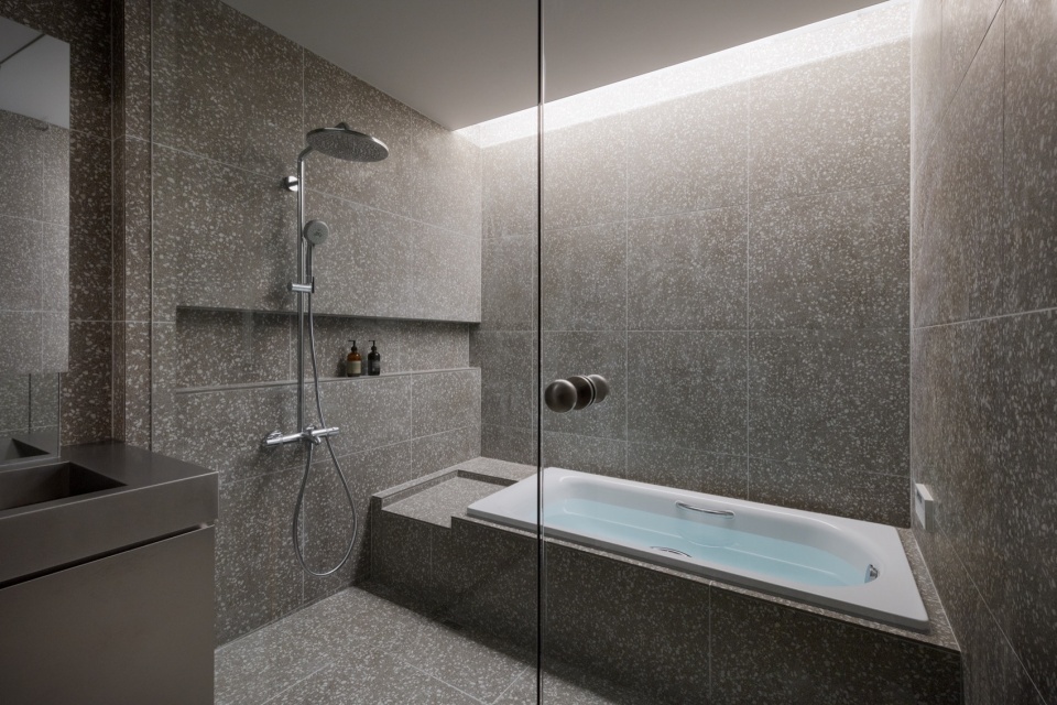Seishin Chuo House by Yusuke Yoshino Architects