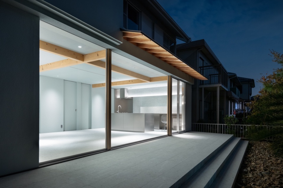 Seishin Chuo House by Yusuke Yoshino Architects
