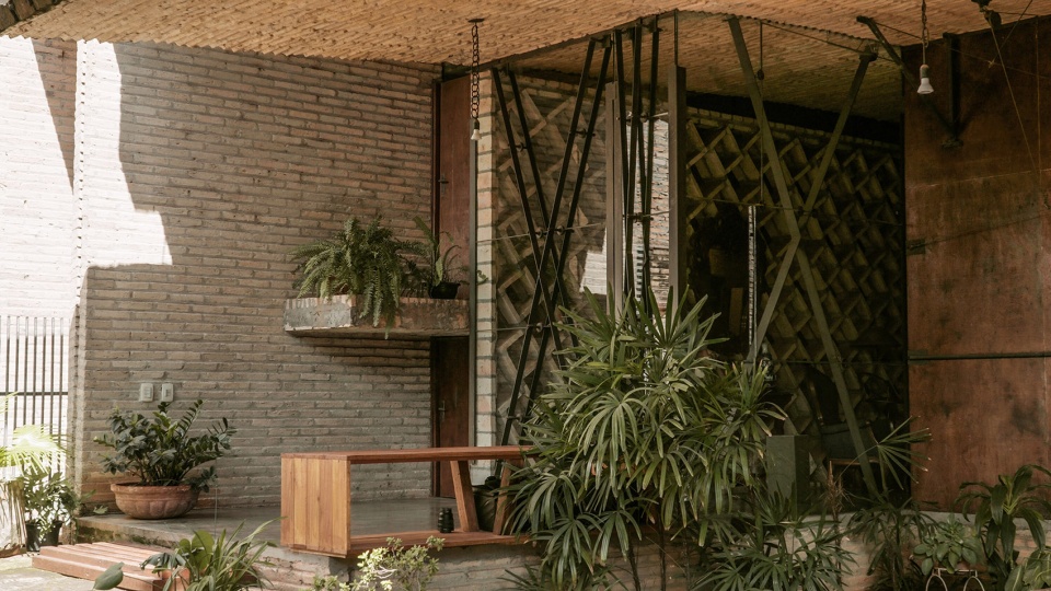 a lot with little exhibition by noemi blager