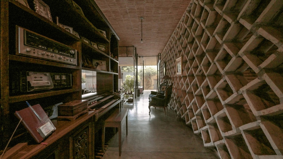 a lot with little exhibition by noemi blager