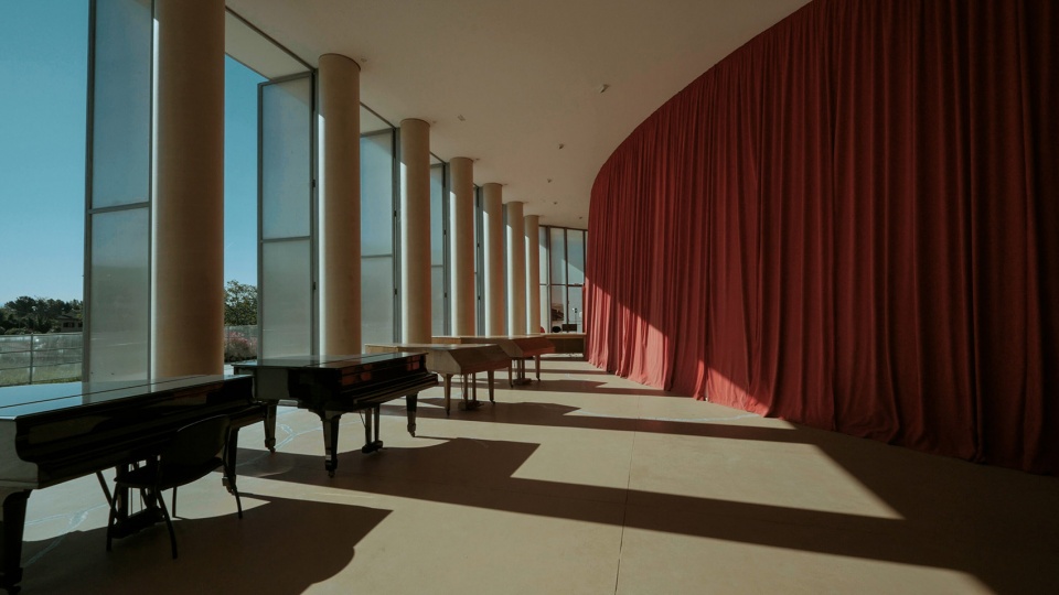 a lot with little exhibition by noemi blager