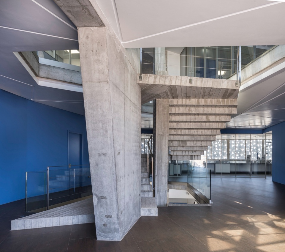 chemical microbiological laboratory by penelas architects