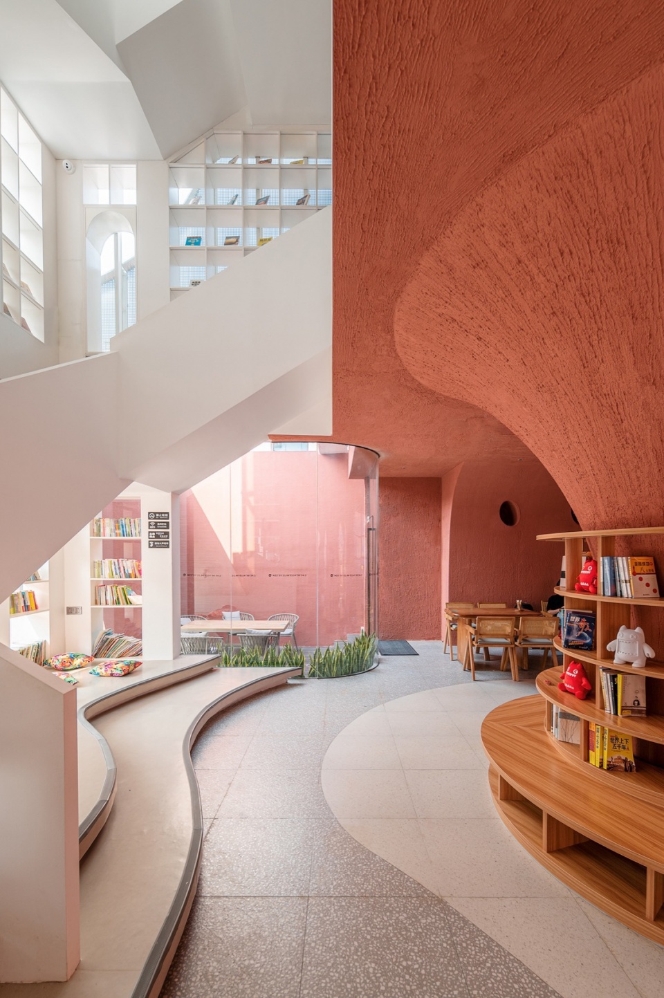 .书塔和礁石过渡空间©潮声 reef book tower by wildurban architects