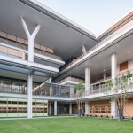 浦东新区青少年活动中心和群众艺术馆 / 山水秀建筑事务所